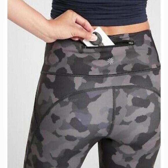 Athleta Lightning Camo 7/8 Tight Leggings in SuperSonic Black Women’s size Small - Picture 15 of 15